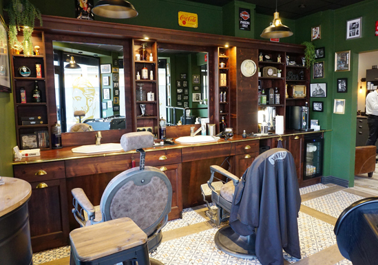 Agencement – salon de coiffure 1 Agencement - salon de coiffure 1